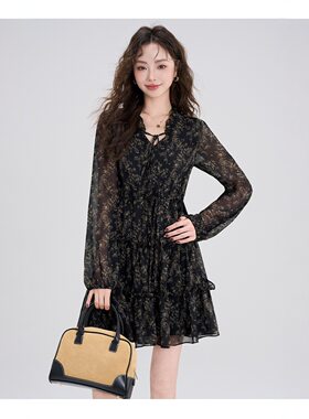夏休闲法式复古雪纺碎花连衣裙女秋冬季新款小个子收腰显瘦小黑裙