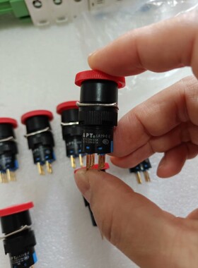 APT按钮LA39-E-Z,二开二闭，16mm,全新未议价产品