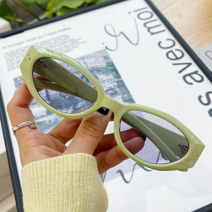 白露王星越明星同款墨镜女dada新款小框显瘦方圆脸太阳镜遮脸眼镜