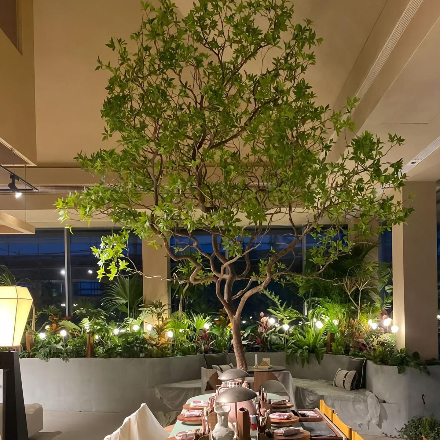 餐厅颜值密码新中式仿生绿植造景