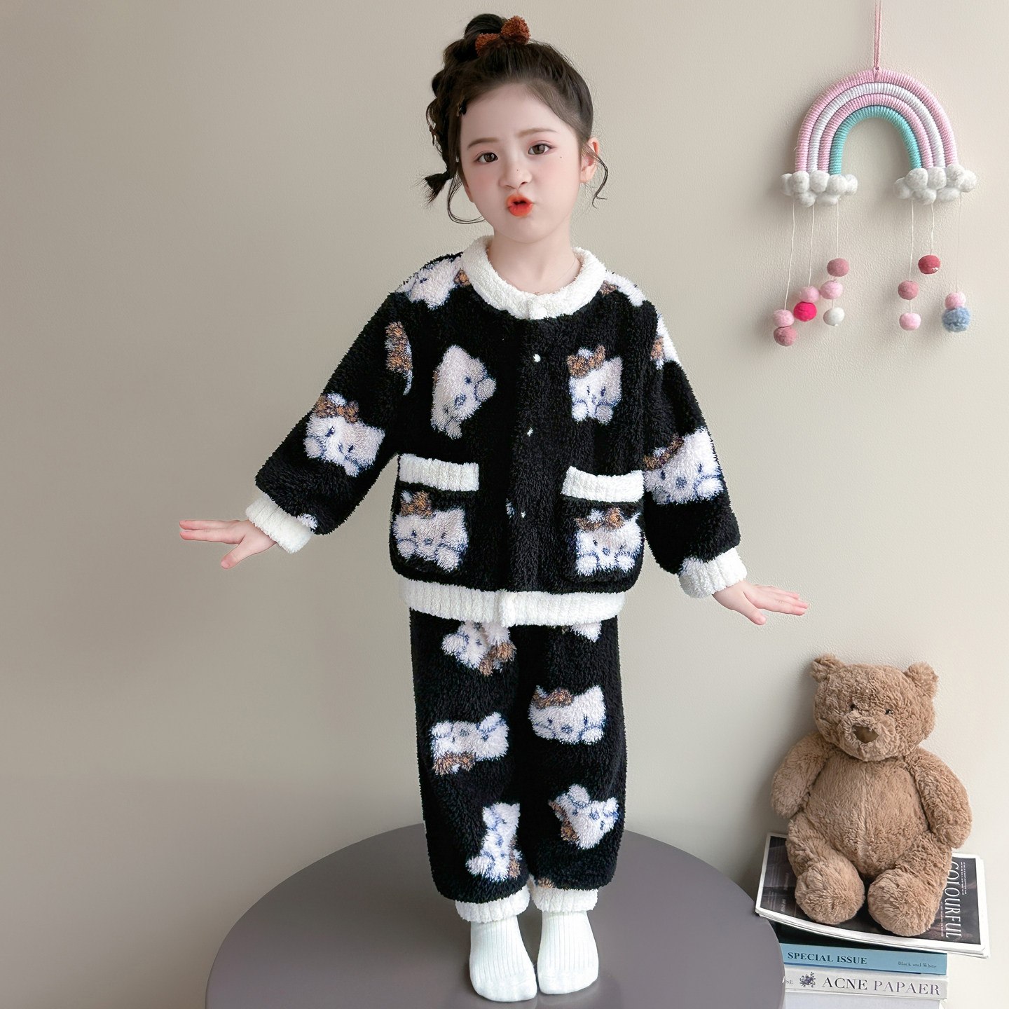 女童珊瑚绒小狗印花睡衣2026新款秋冬幼儿园宝宝开衫家居服两件套