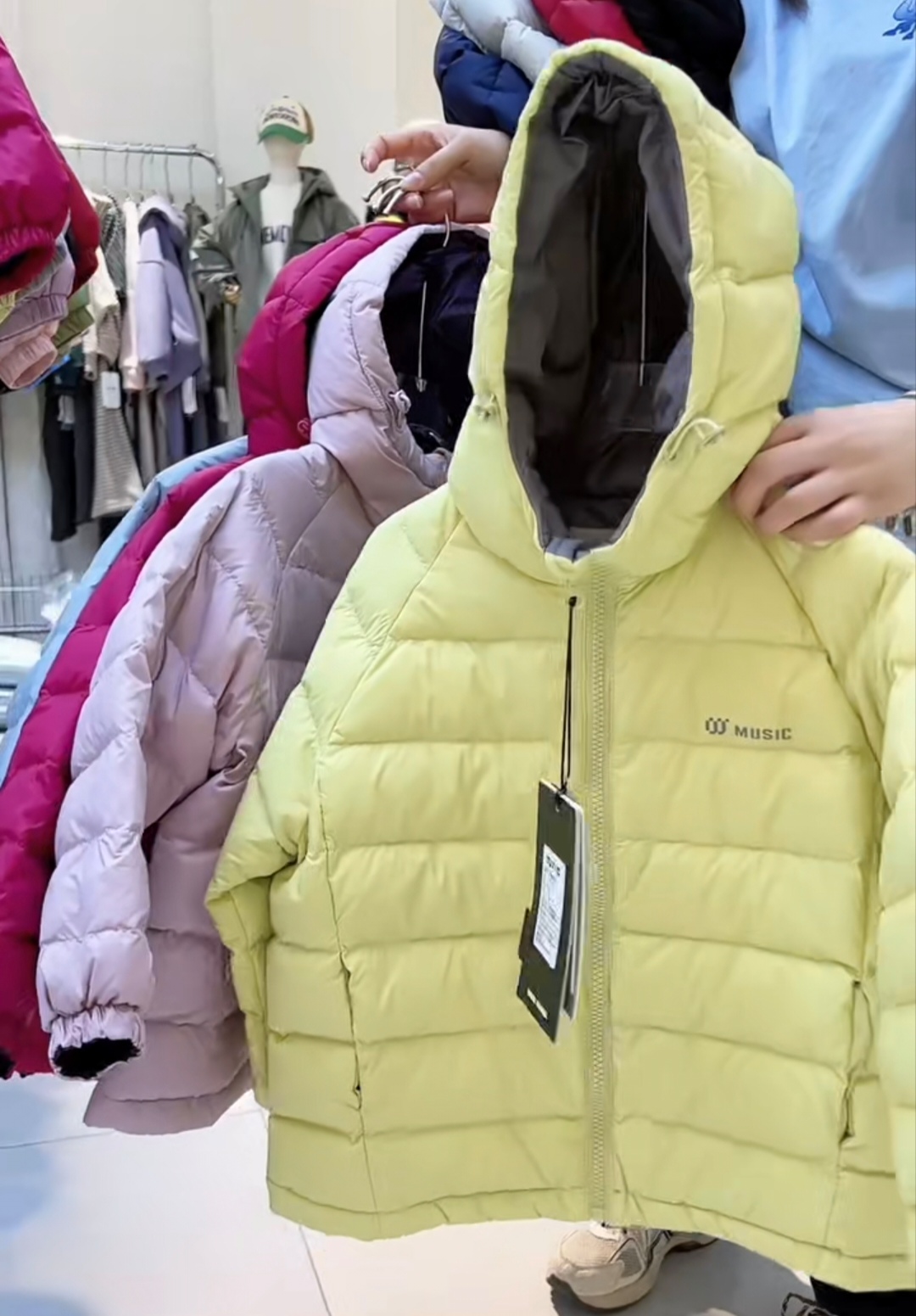 木莎女童羽绒服2025冬新款中大童宽松休闲连帽上衣儿童保暖外套潮