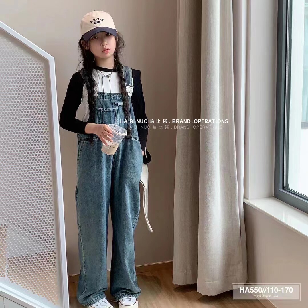 哈比诺女童纯棉牛仔背带裤2026春装新品男童筒裤中大童宽松休闲裤图片