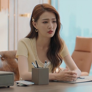 我们的当打之年徐璐谷峤同款短袖t恤圆领手工钉珠针织上衣女黄色