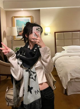 正确版本双面羊绒高级感围巾女字母老花黑灰围脖加厚披肩冬围脖