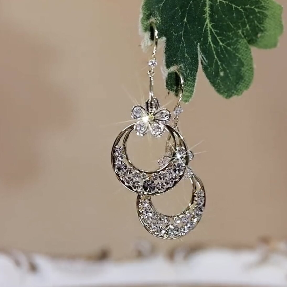 2025新款锆石花朵满钻圆圈耳坠复古甜美气质法式轻奢高级感耳环