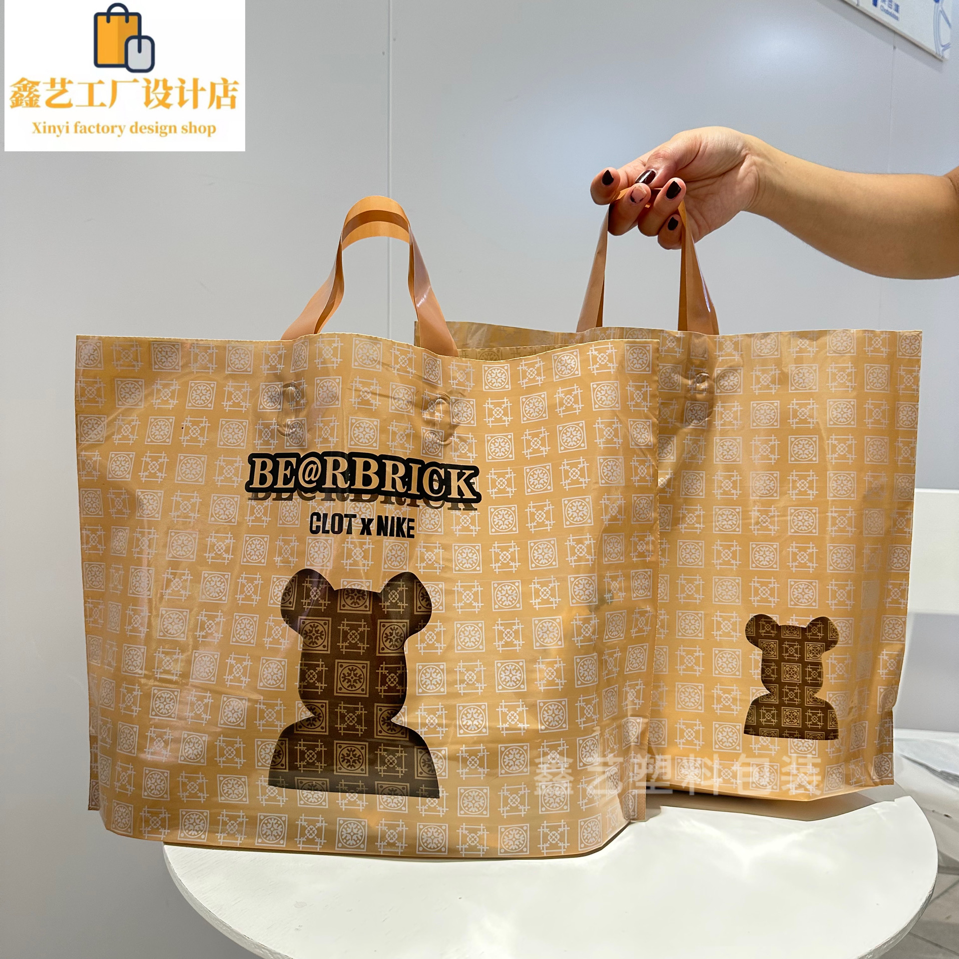 新款服装店袋子卡通塑料袋手提袋包装袋童装礼品袋购物袋定做LOGO