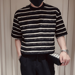 T86-P58 夏季男士条纹休闲设计感透气新款宽松半袖百搭个性T恤图片