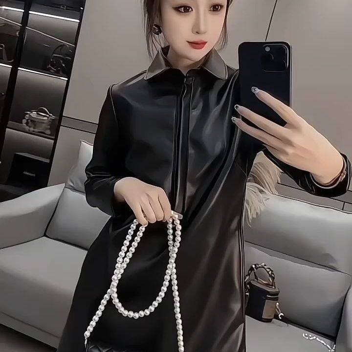 时髦PU时尚裙子2025冬季新款洋气翻领长袖连衣裙韩版爆款显瘦裙子