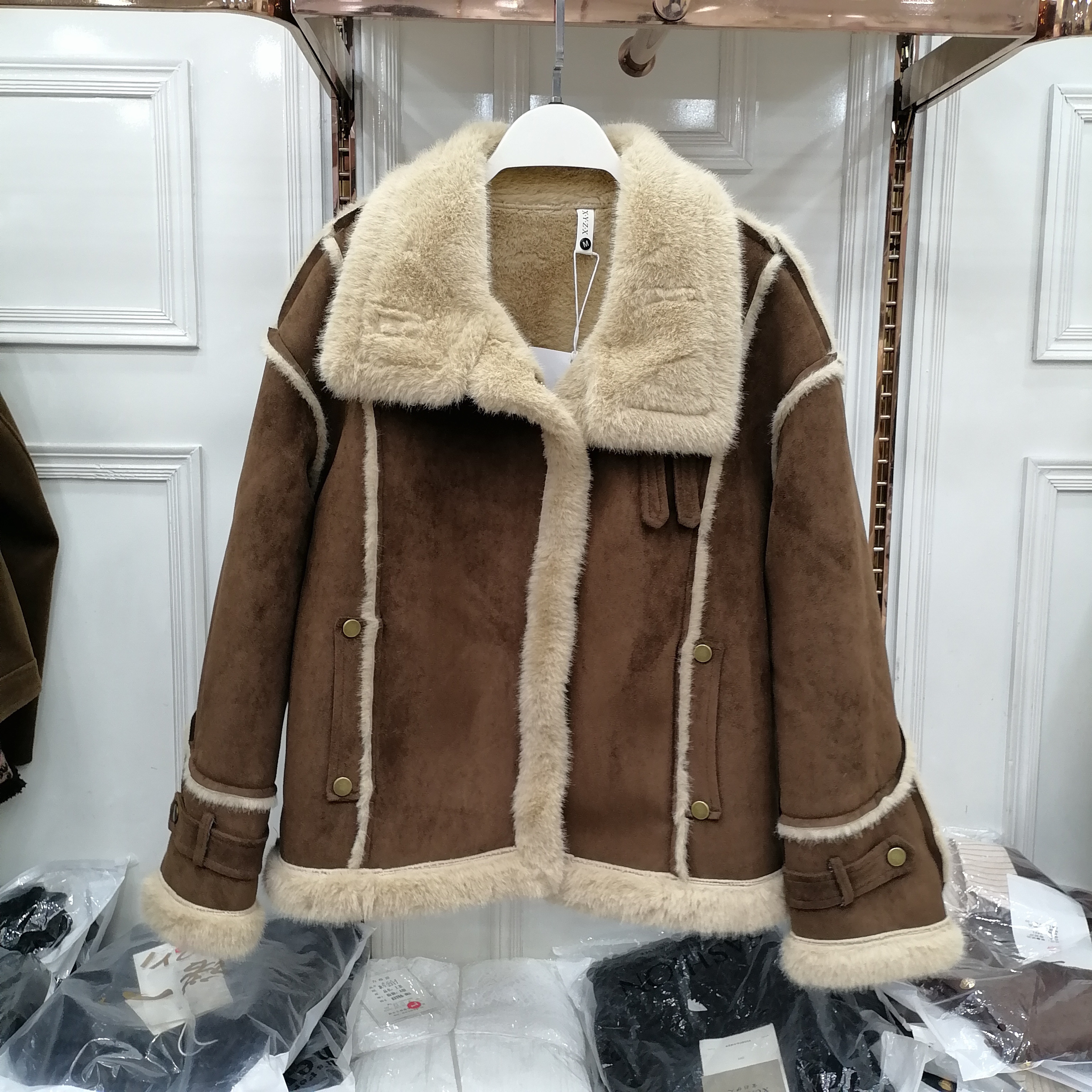 彩色鹿皮绒冬季新款羊羔毛外套女皮毛一体机车服保暖短款机车上衣