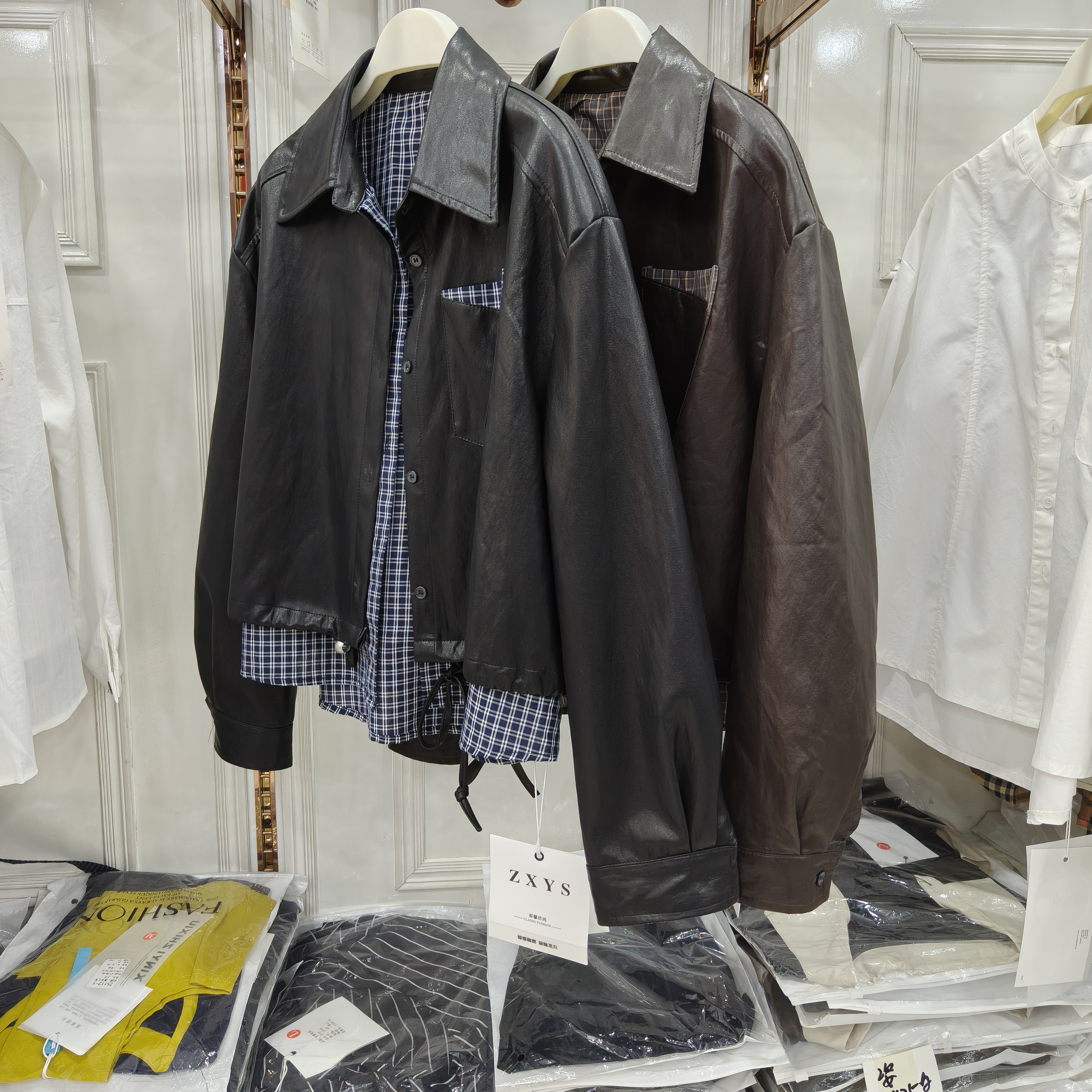 2025秋冬新款假两件格子皮衣女机车风百搭短款方领PU外套休闲上衣