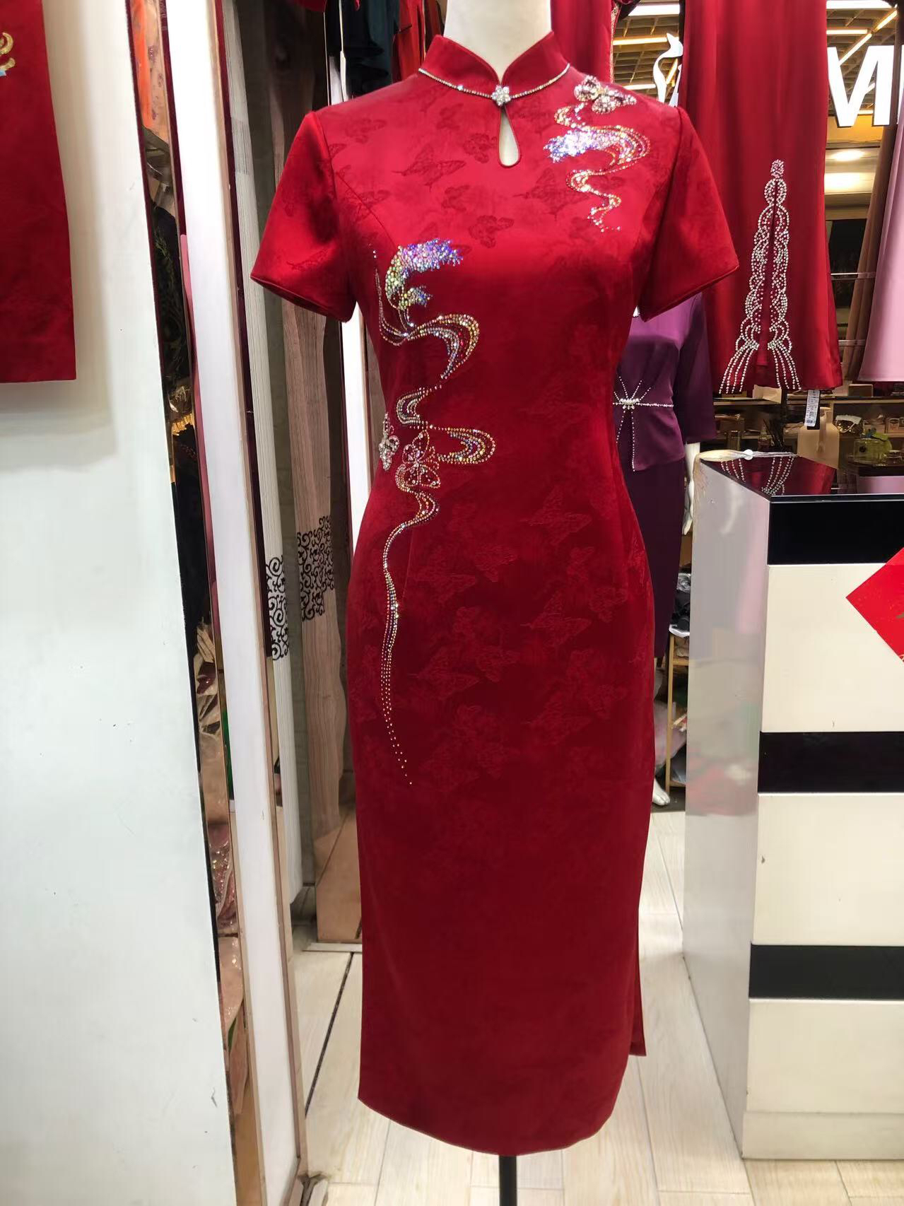 喜婆婆婚宴装2025新款妈妈结婚礼服新中式红色旗袍裙敬酒服年轻款