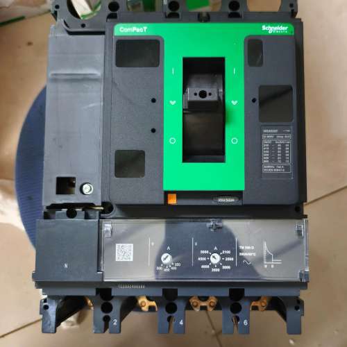 NSX630F塑壳断路器，C63F4TM500，没