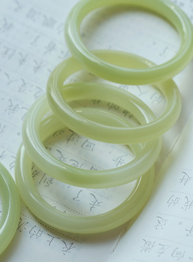 2022年新货天然玉手镯冰透