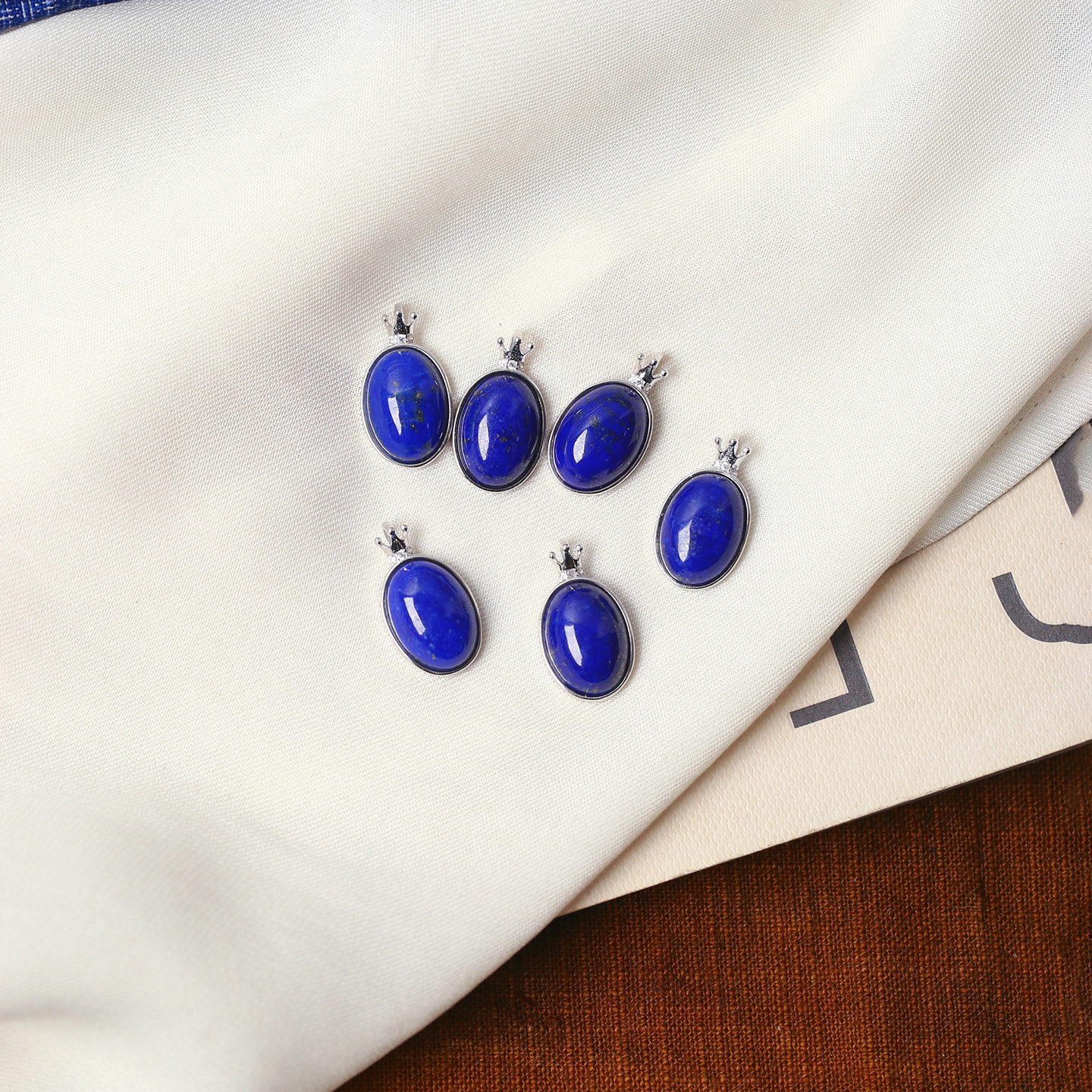 天然老矿青金石帝王青金石纯银镶嵌款吊坠女款水晶锁骨链吊坠饰品,饰品/流行首饰/时尚饰品新,颈饰,淘宝优惠券,粉丝福利购,淘宝优惠卷