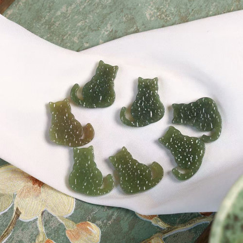 天然和田玉青玉雕刻小猫款吊坠 女款玉石锁骨链挂坠饰品