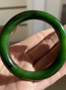 精品天然俄罗斯碧玉老料红皮手镯颜色绿油润感好女款玉石妈妈镯子