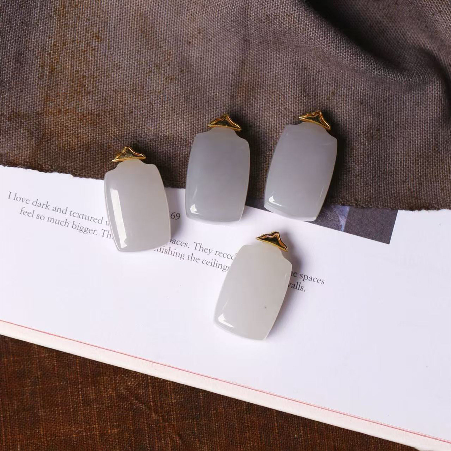 天然和田玉冰料烟灰纯银镶嵌方牌款吊坠 男女款玉石挂坠饰品