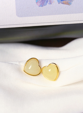 天然和田玉黄口料爱心裸石纯银镶嵌耳钉 女款玉石耳钉饰品礼物