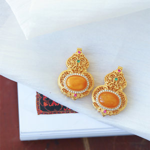 天然蜜蜡鸡油黄蛋面吊坠