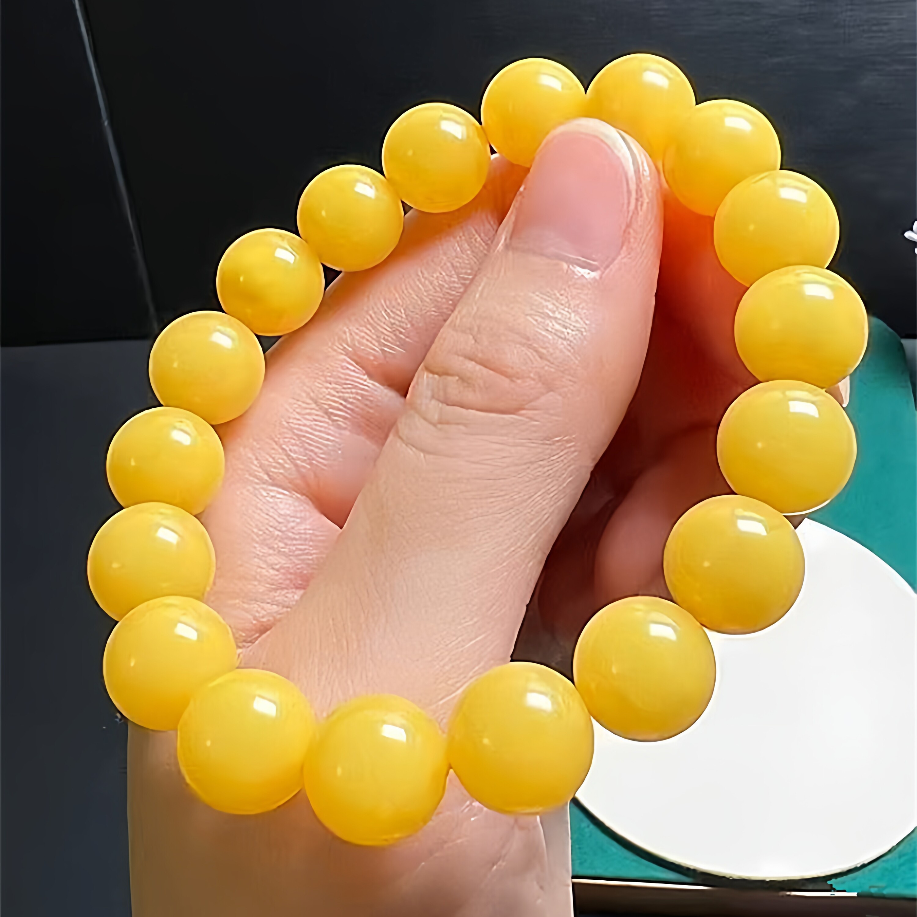 天然蜜蜡琥珀老蜜鸡油黄蜜蜡圆珠款手链 男女款琥珀蜜蜡手串饰品