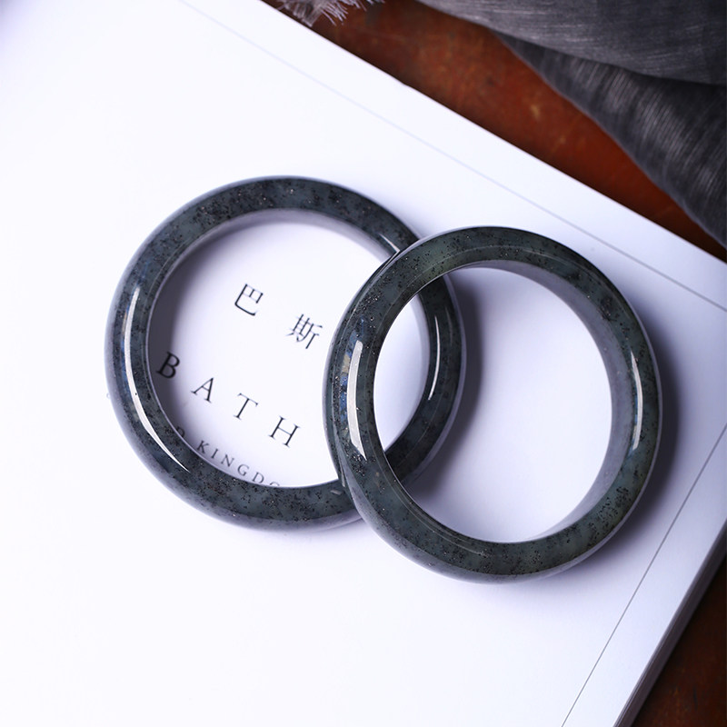 推荐天然和田玉新疆料青花籽料手镯 水头好油性足 女款玉镯饰品