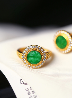 天然A货翡翠缅甸料辣绿色面纯银镶嵌款戒指 女款翡翠指环饰品