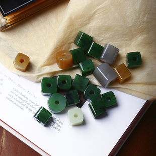 天然和田玉糖料碧玉烟紫雕刻方扣吊坠 女款玉石手链配件饰品礼物