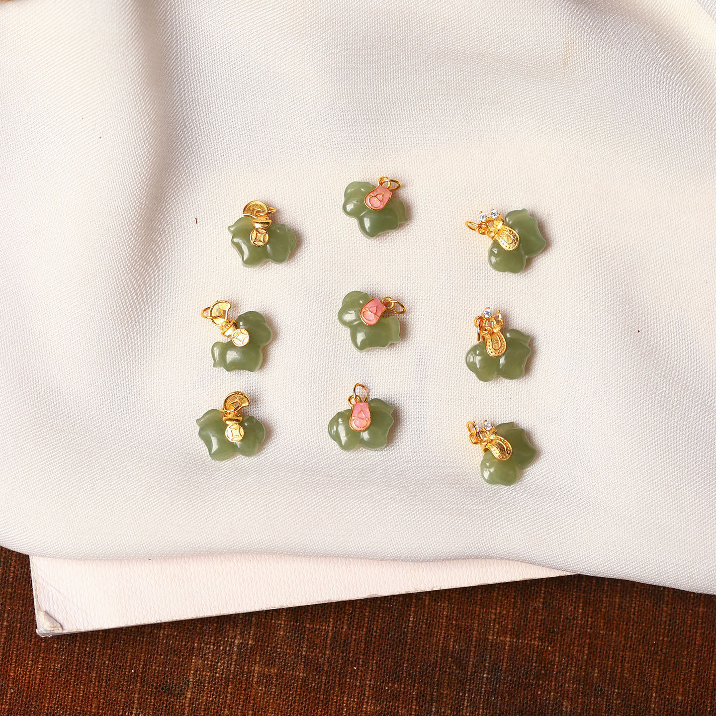 天然和田玉青玉晴水雕刻唐马纯银镶嵌吊坠 女款手链滴溜DIY饰品