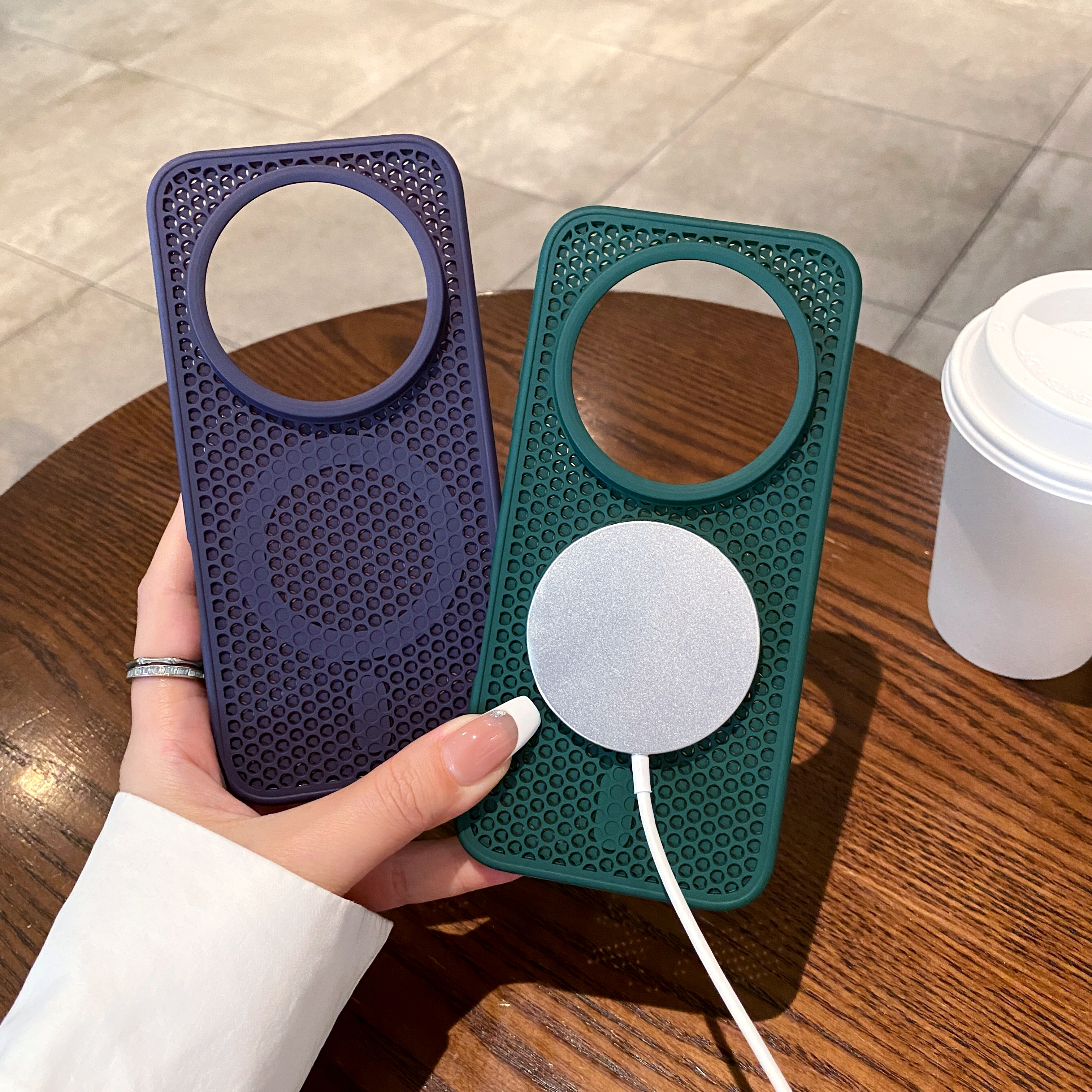 适用于荣耀Magic 8 Pro/7 Pro手机壳镂空散热磁吸防摔保护套简约小众