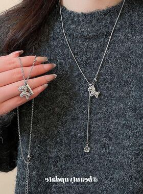 韩系ins锆石小马本命年项链个性冷淡风毛衣链轻奢高级感项饰批发