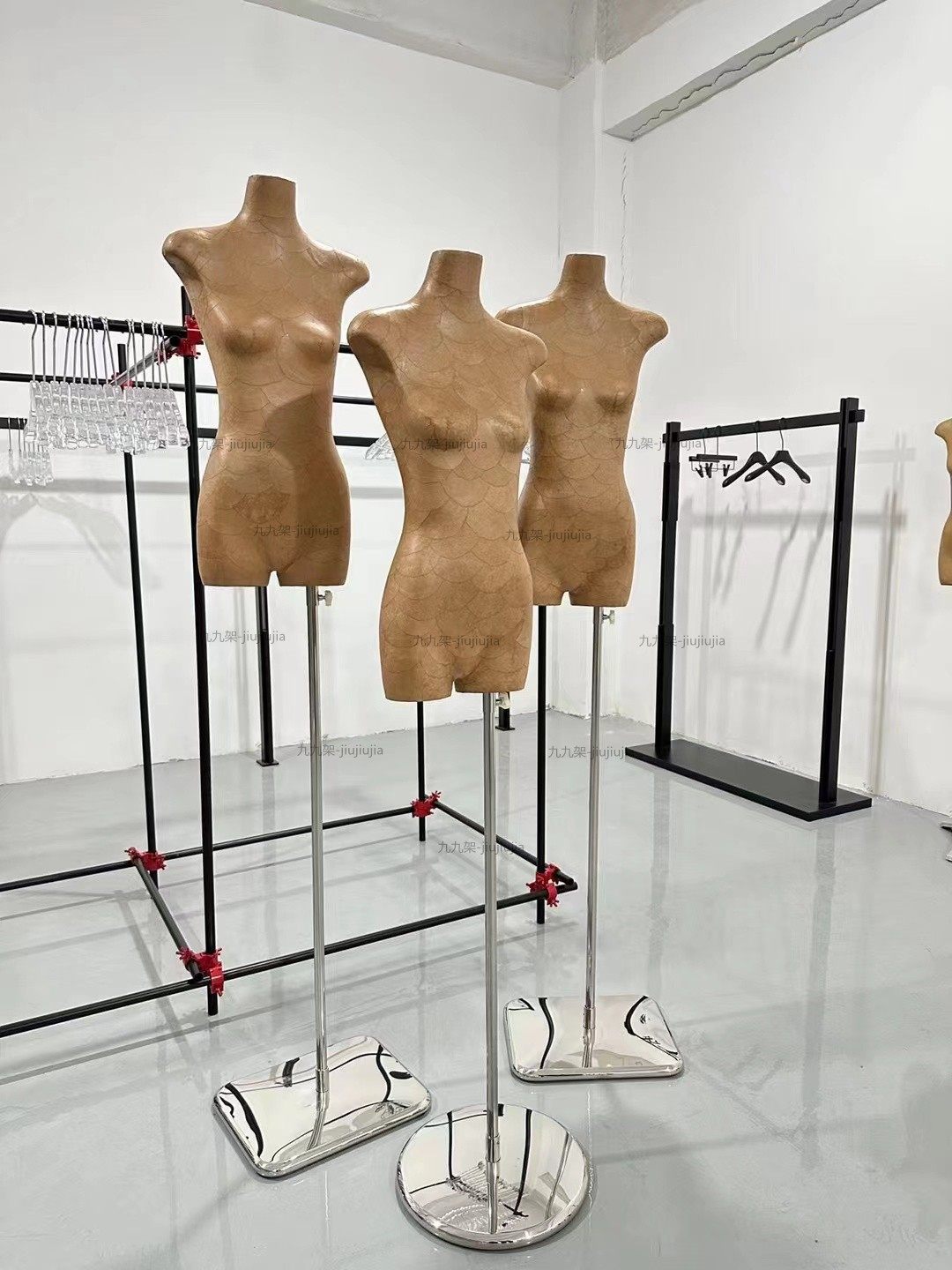 服装店扁身模特展示架女平胸半身橱窗假人台女装店复古牛皮纸模特