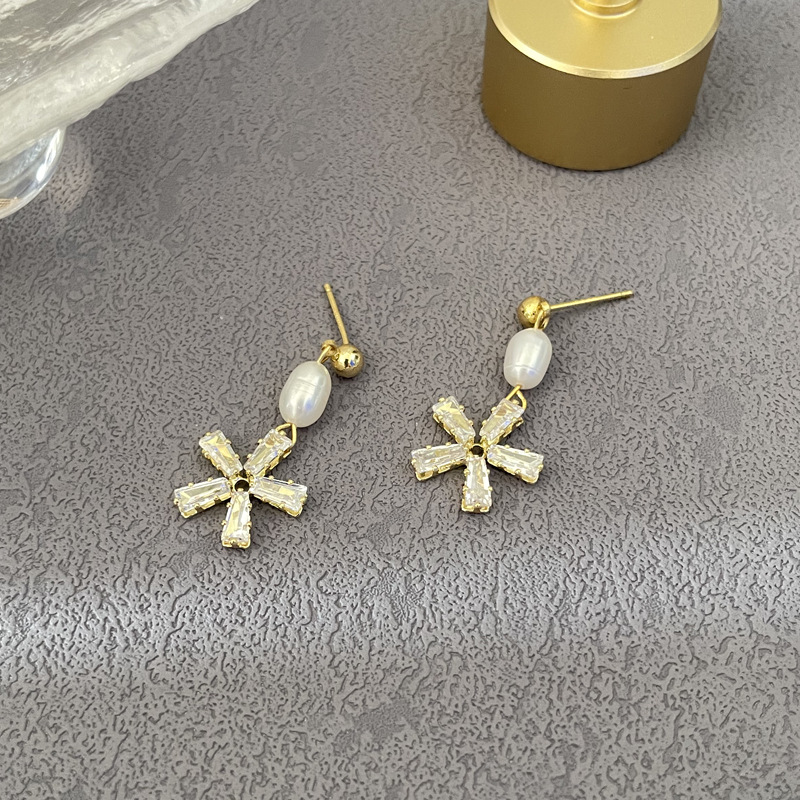 XKDDCT新款天然淡水耳环简约花卉