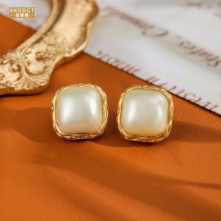 百搭优雅高级感简约爱心方 OL风格 XKDDCT法式 复古气质珍珠耳钉时尚