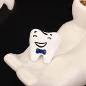 XKDDCT微笑领结牙齿胸针小众人珐琅西服可爱个性 无脸风潮别针hOz