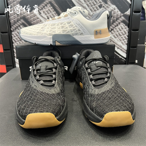 安德玛网面透气训练鞋