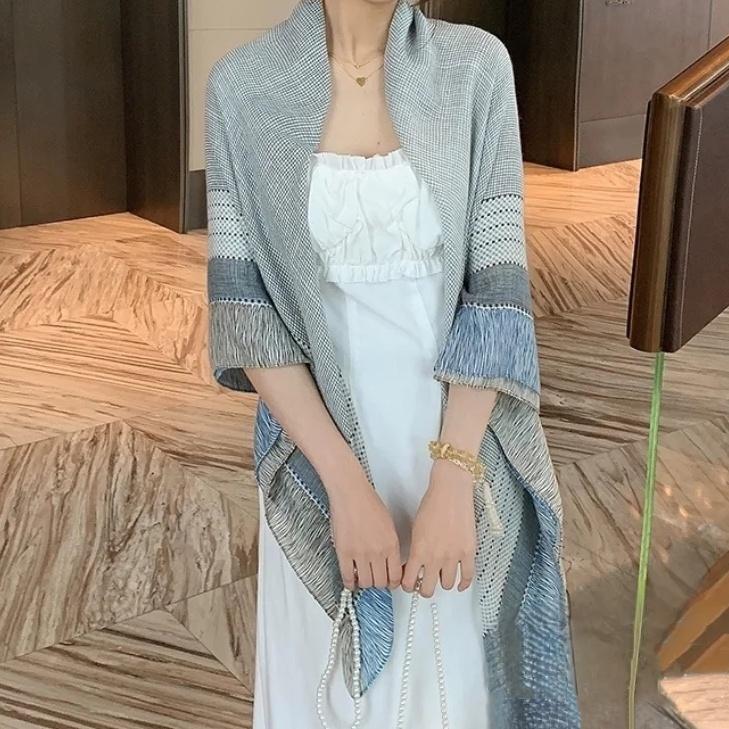 亚麻围巾女浅灰色格子夏季防晒棉麻大方巾空调房披肩外搭旅游丝巾