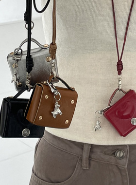 博主同款秋冬迷你小皮包吊坠项链小众高级时尚包包挂件视频毛衣链
