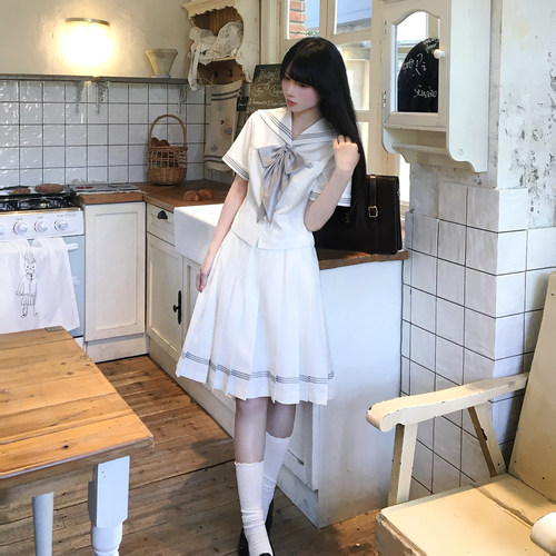 月野家古早日系感浅零川水手服