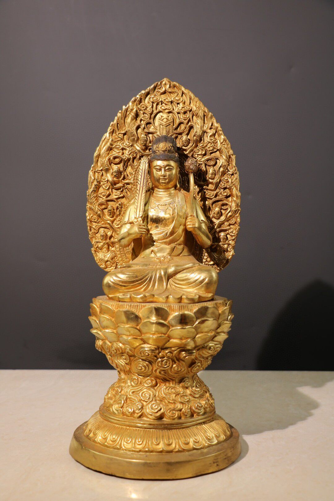 尼泊尔藏传老黄铜佛纯铜鎏金佛像背光虚空藏菩萨摆件居家佛堂36cm