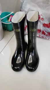 正品老字号橡胶防滑钓鱼水鞋雨鞋男中筒橡胶套鞋黑胶鞋包邮