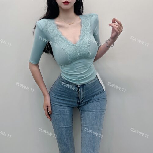 氛围感法式蕾丝拼接V领短袖T恤女