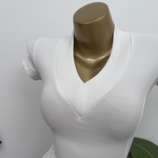 YI定要入~性感宽边V领短袖T恤基础款修身内搭弹力打底衫上衣春夏