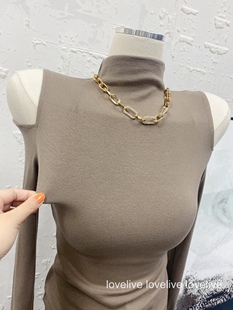 柔软舒适好穿半高领露肩显胸打底上衣 奶茶色超好看 店主自留