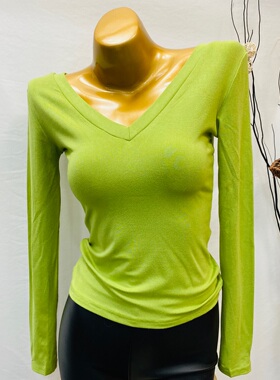 姜黄色牛油果绿气质打底衫韩版显瘦鸡心领修身长袖T恤女2020新款