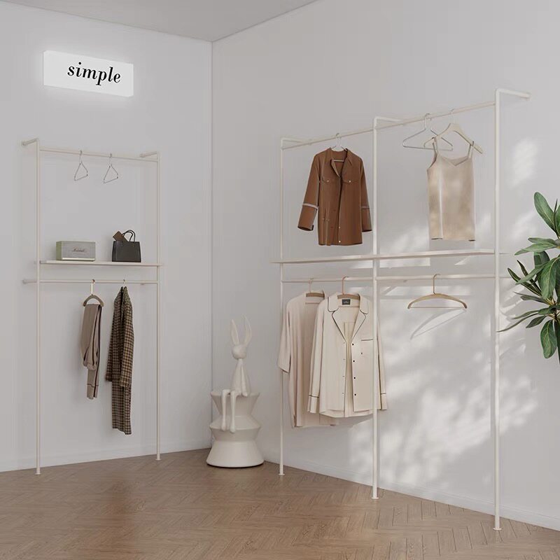 奶油白铁艺双层带板服装展示架