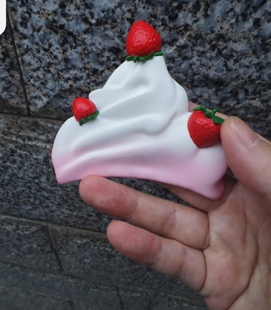 原创 饰 特斯拉草莓顶雪盖装 饰品装 立体草莓不留胶 个性 饰件 装