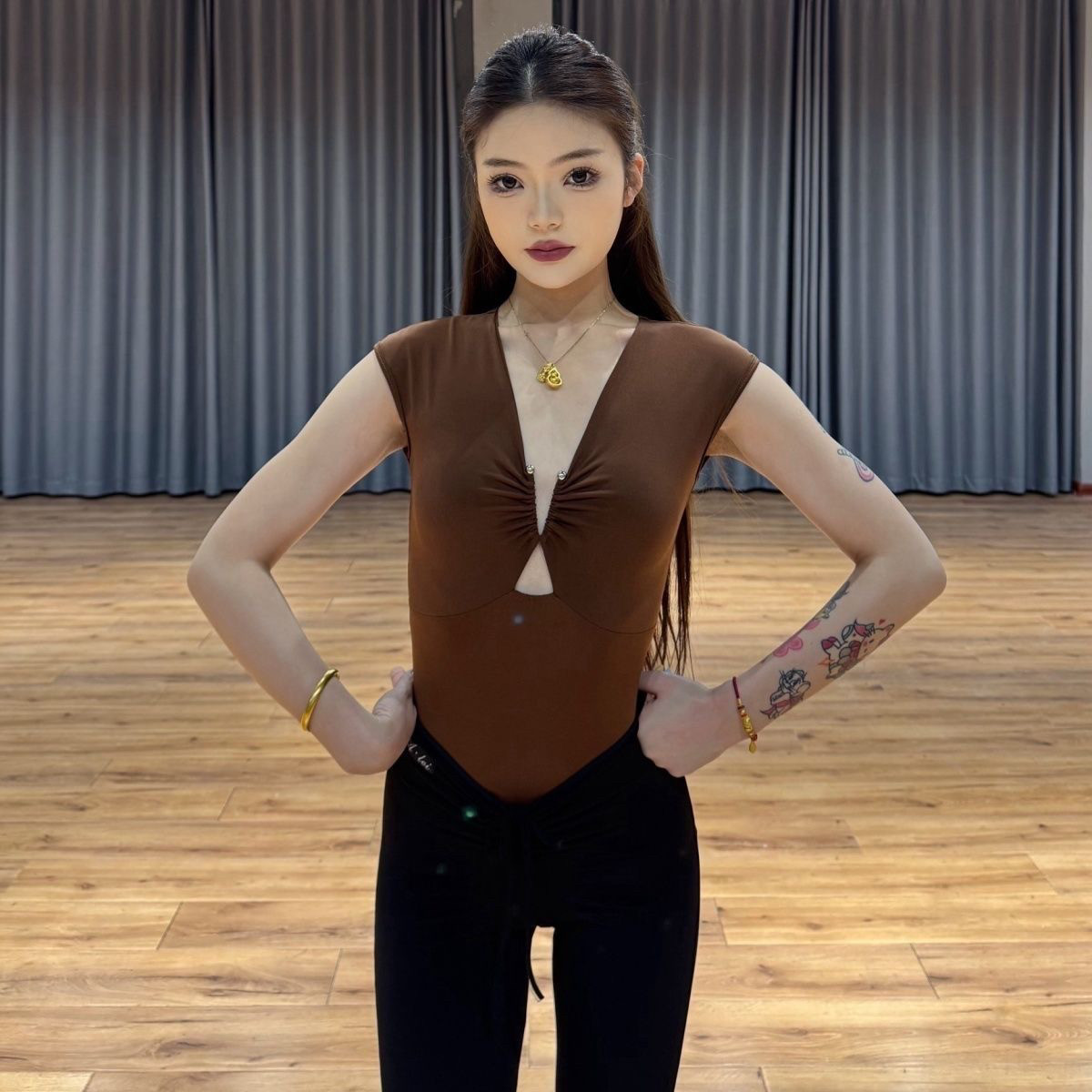 拉丁舞国标舞蹈摩登舞蕾丝美背内衣裹胸抹胸内搭上衣带胸垫喇叭裤