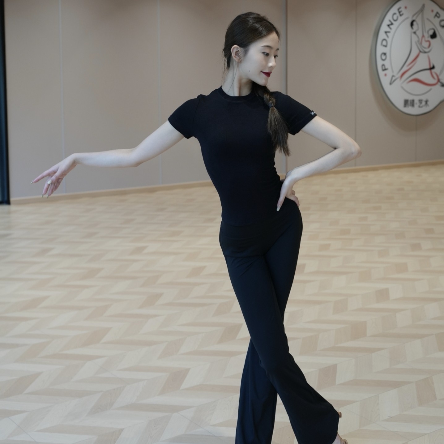 wendy舞服拉丁舞服新款练功服教课班服螺纹短袖上衣紧身微喇长裤