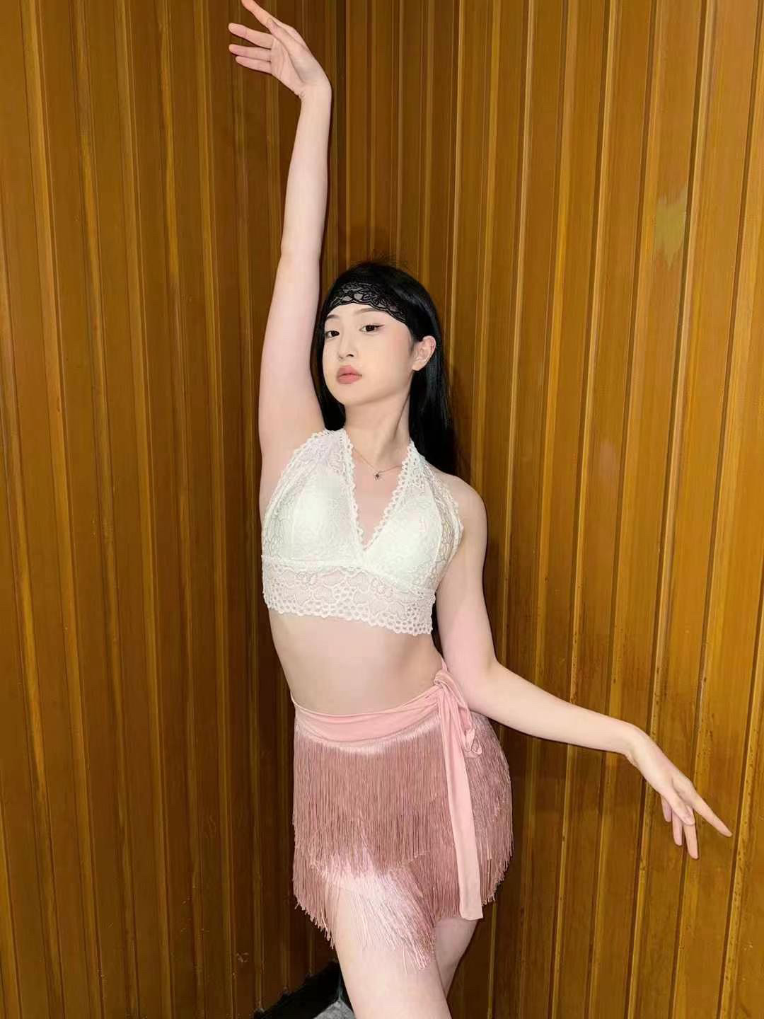 新款舞服成人拉丁舞流苏半身裙修身挂脖带胸垫上衣美背三件套表演